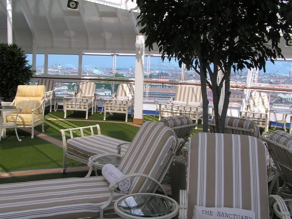 Фото Emerald Princess