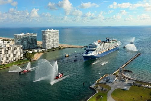 Celebrity Edge совершил своё первое плавание.